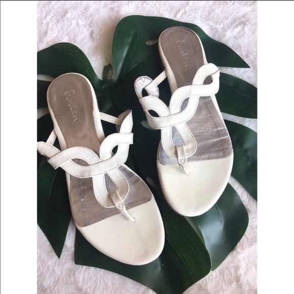 Boden Shoes - Boden Patent Leather Thong Sandals